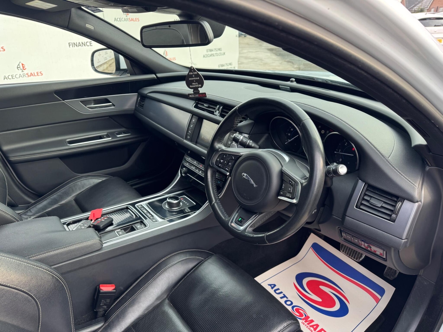 Used Jaguar XF 2017 for sale - 77203196: Photo 10