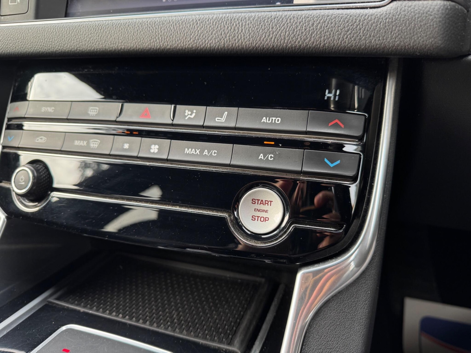 Used Jaguar XF 2017 for sale - 77203196: Photo 25