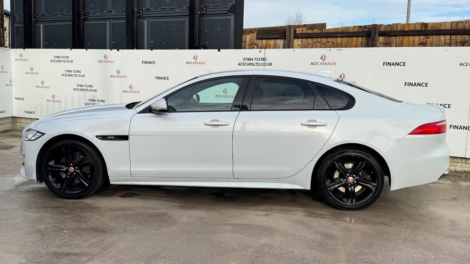 Used Jaguar XF 2017 for sale - 77203196: Photo 5