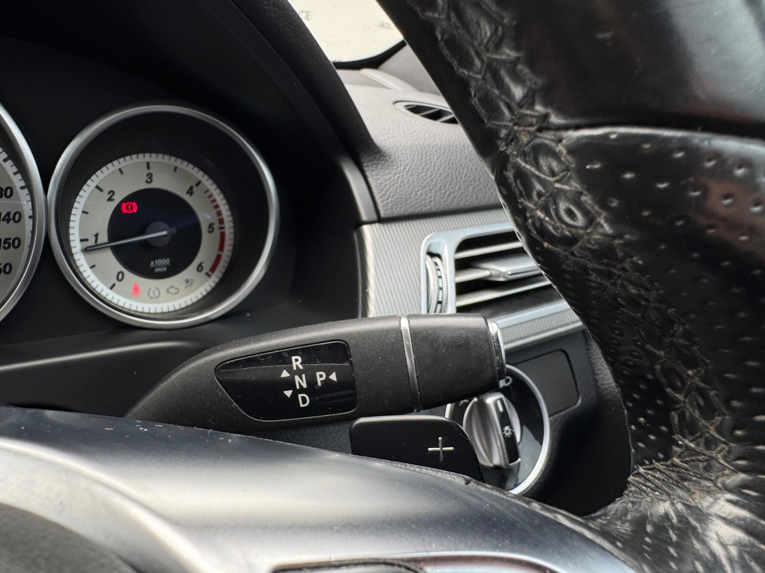 Used Mercedes-Benz E Class 2014 for sale - 78073025: Photo 31