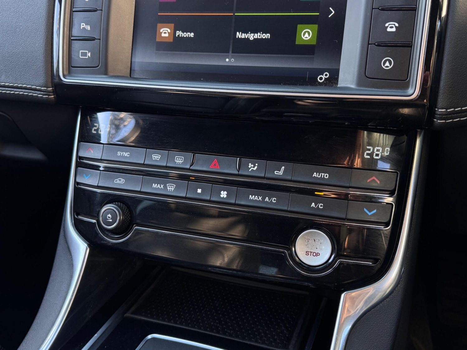 Used Jaguar XE 2017 for sale - 78086865: Photo 24