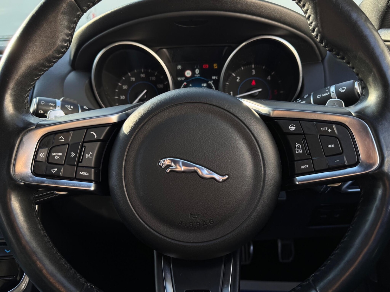 Used Jaguar XE 2017 for sale - 78086865: Photo 32