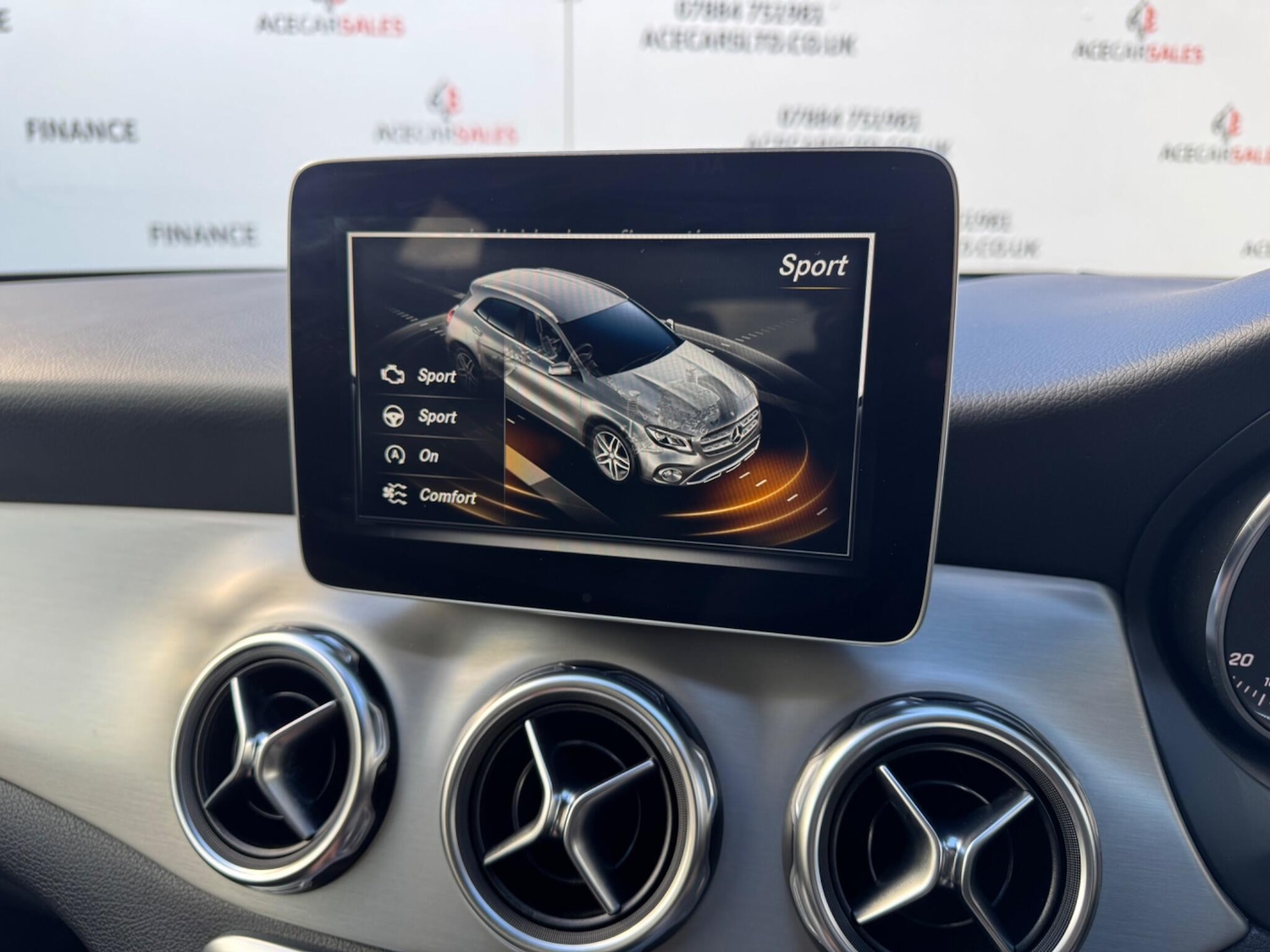 Used Mercedes-Benz GLA 2018 for sale - 77229303: Photo 53