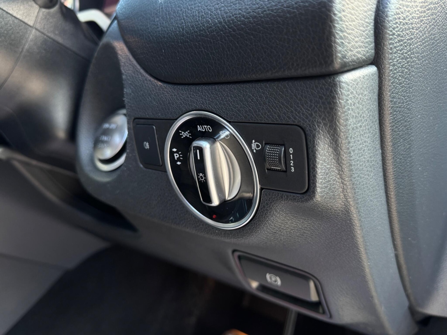 Used Mercedes-Benz GLA 2018 for sale - 77229303: Photo 73