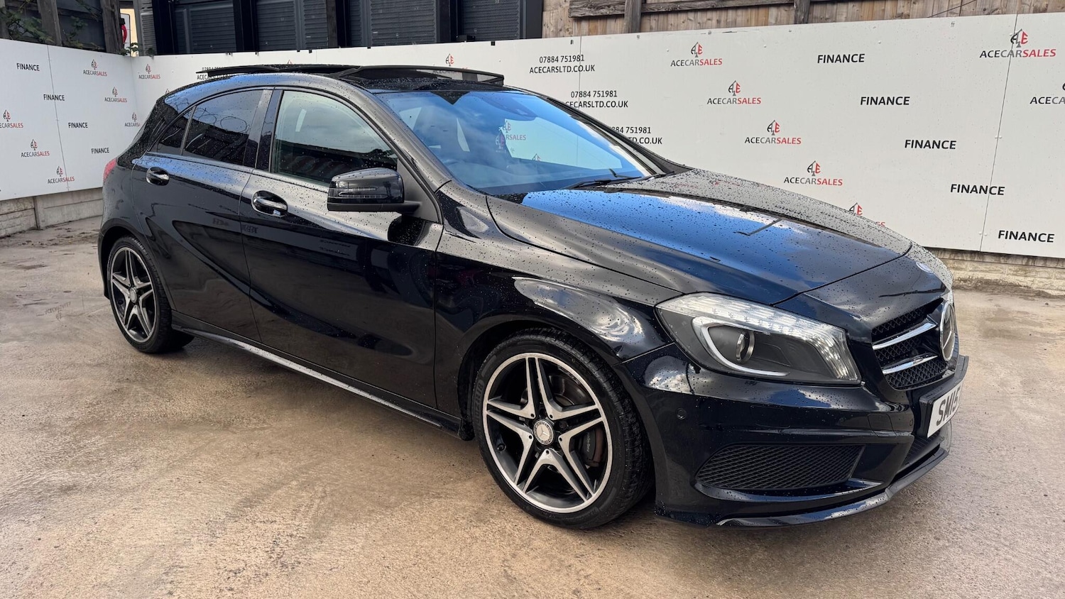 Used Mercedes-Benz A-Class 2015 for sale - 76398778: Photo 2