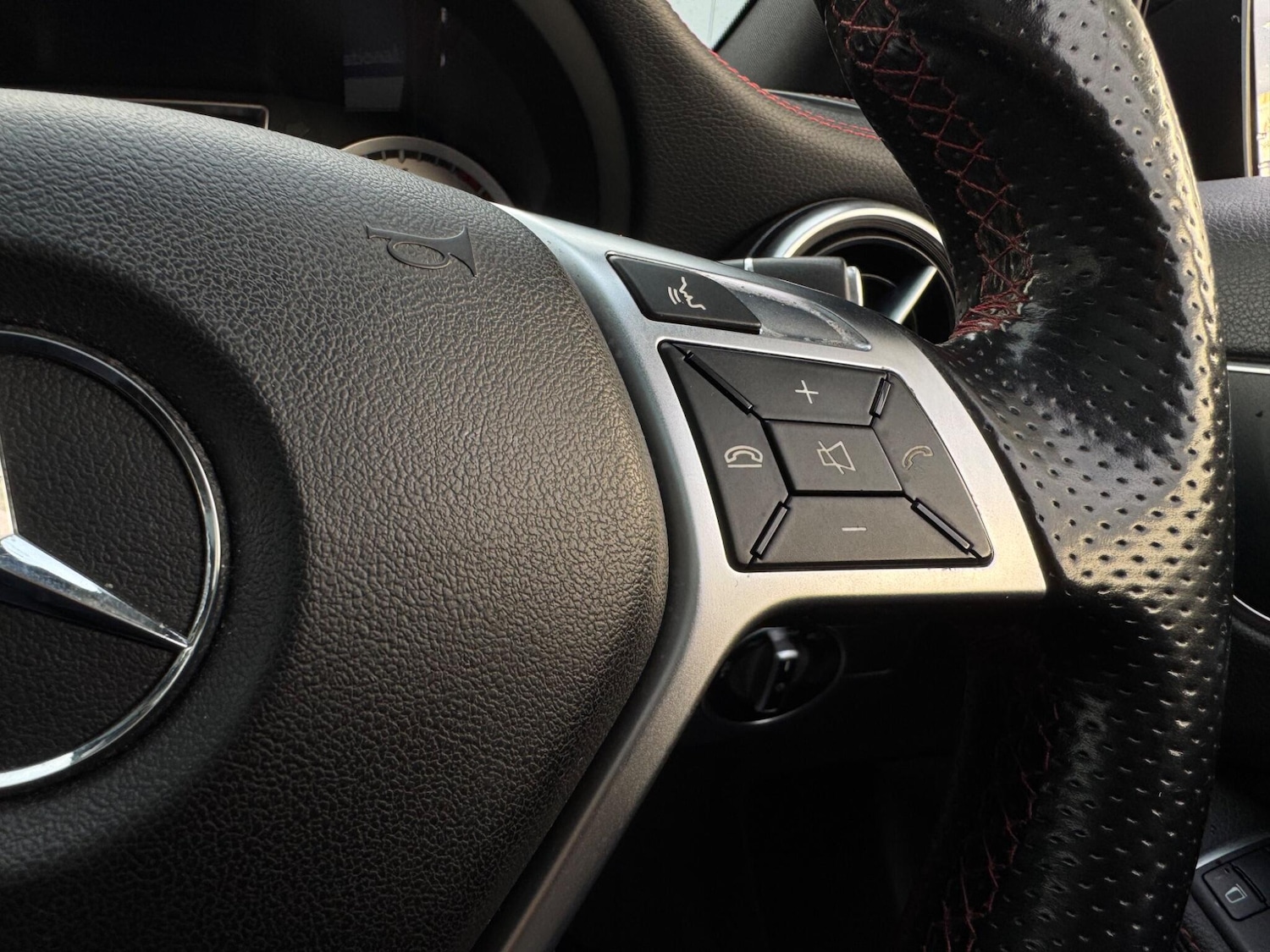 Used Mercedes-Benz A-Class 2015 for sale - 76398778: Photo 32