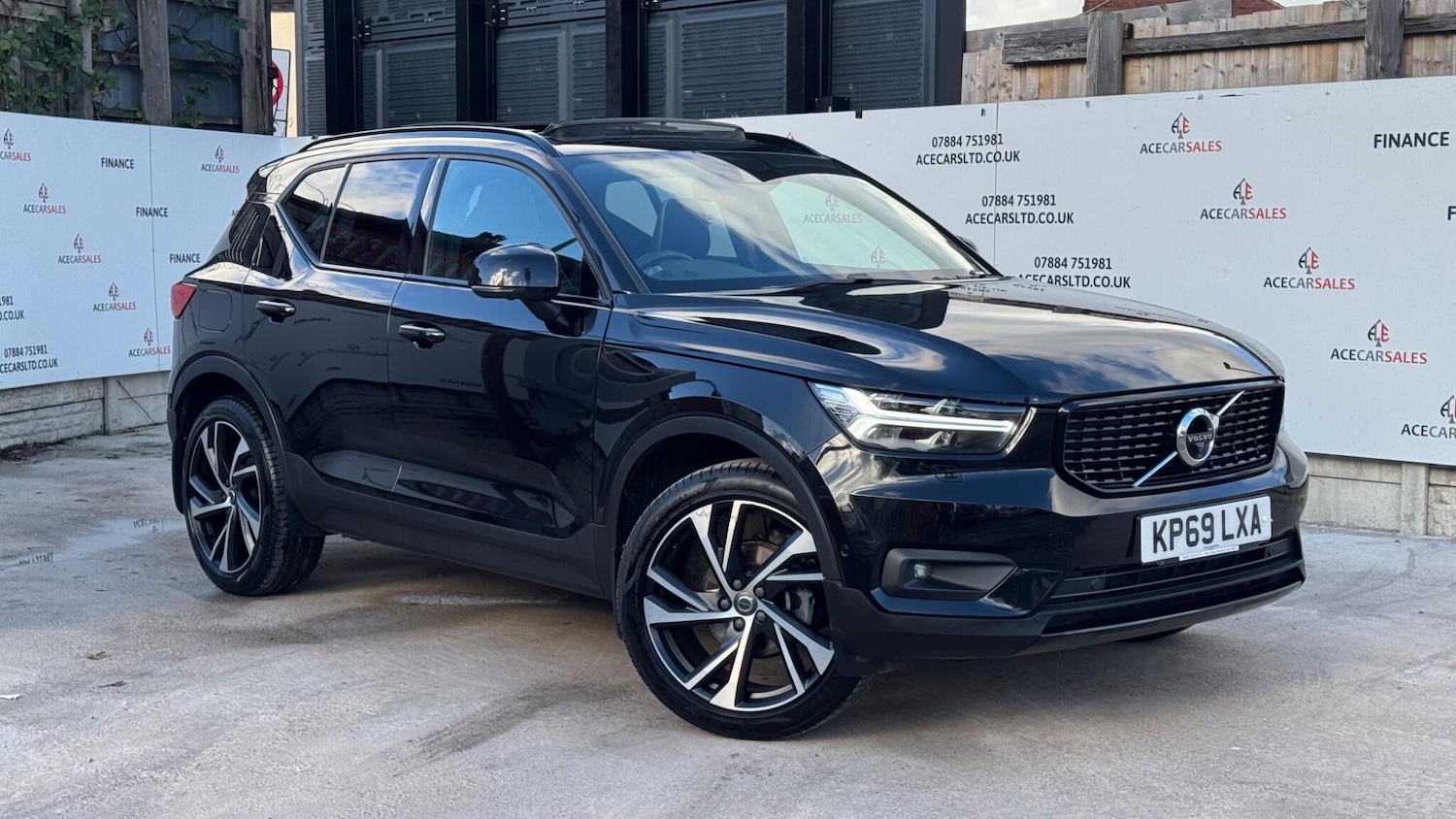 Used Volvo XC40 2019 for sale - 76572765: Photo 1