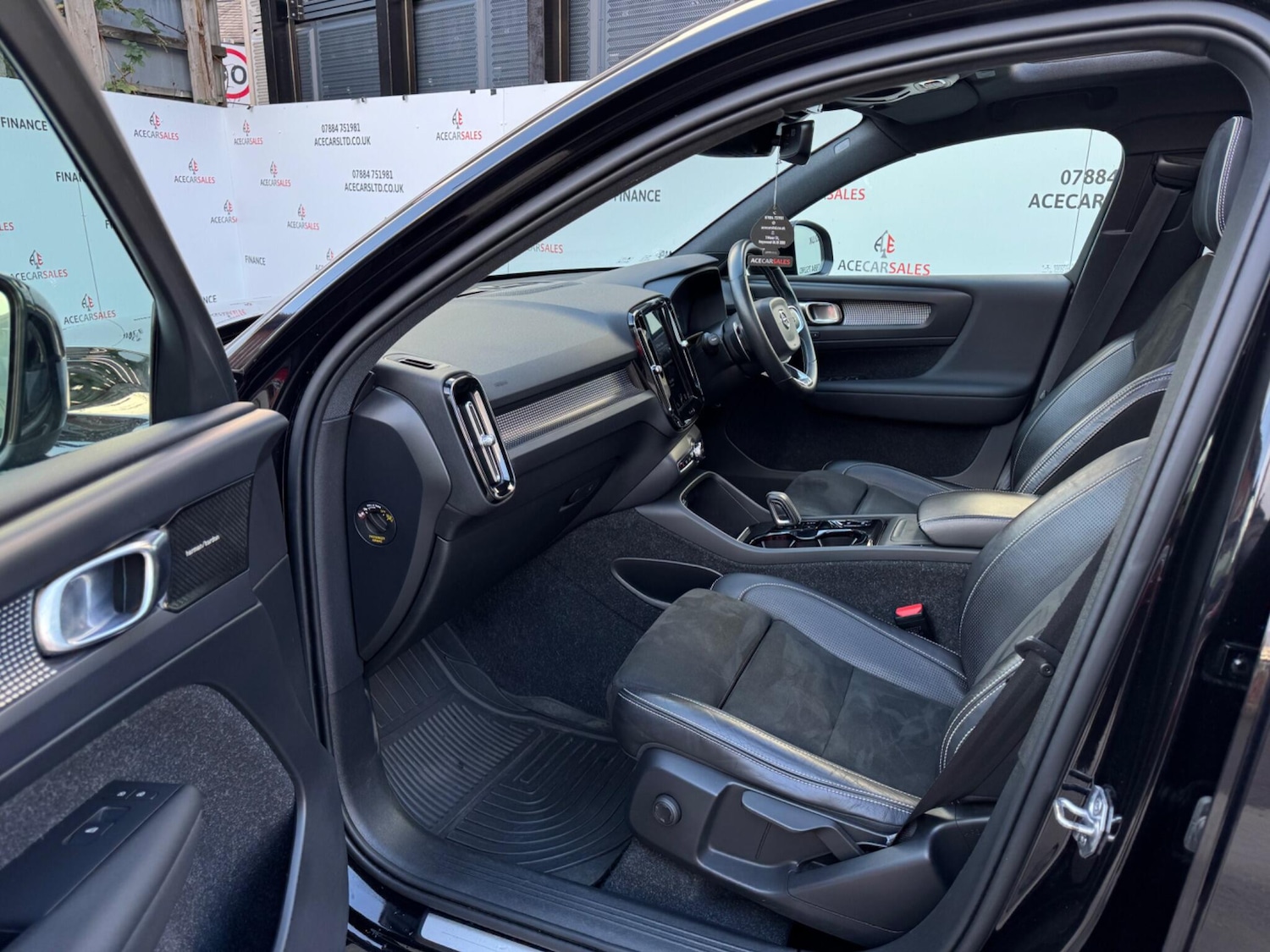 Used Volvo XC40 2019 for sale - 76572765: Photo 17