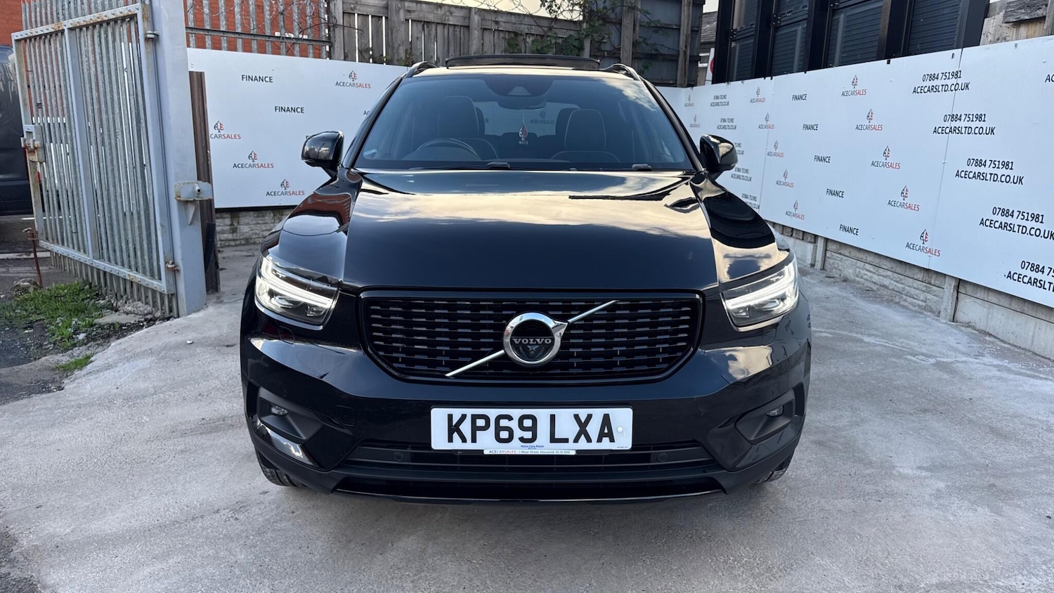Used Volvo XC40 2019 for sale - 76572765: Photo 3