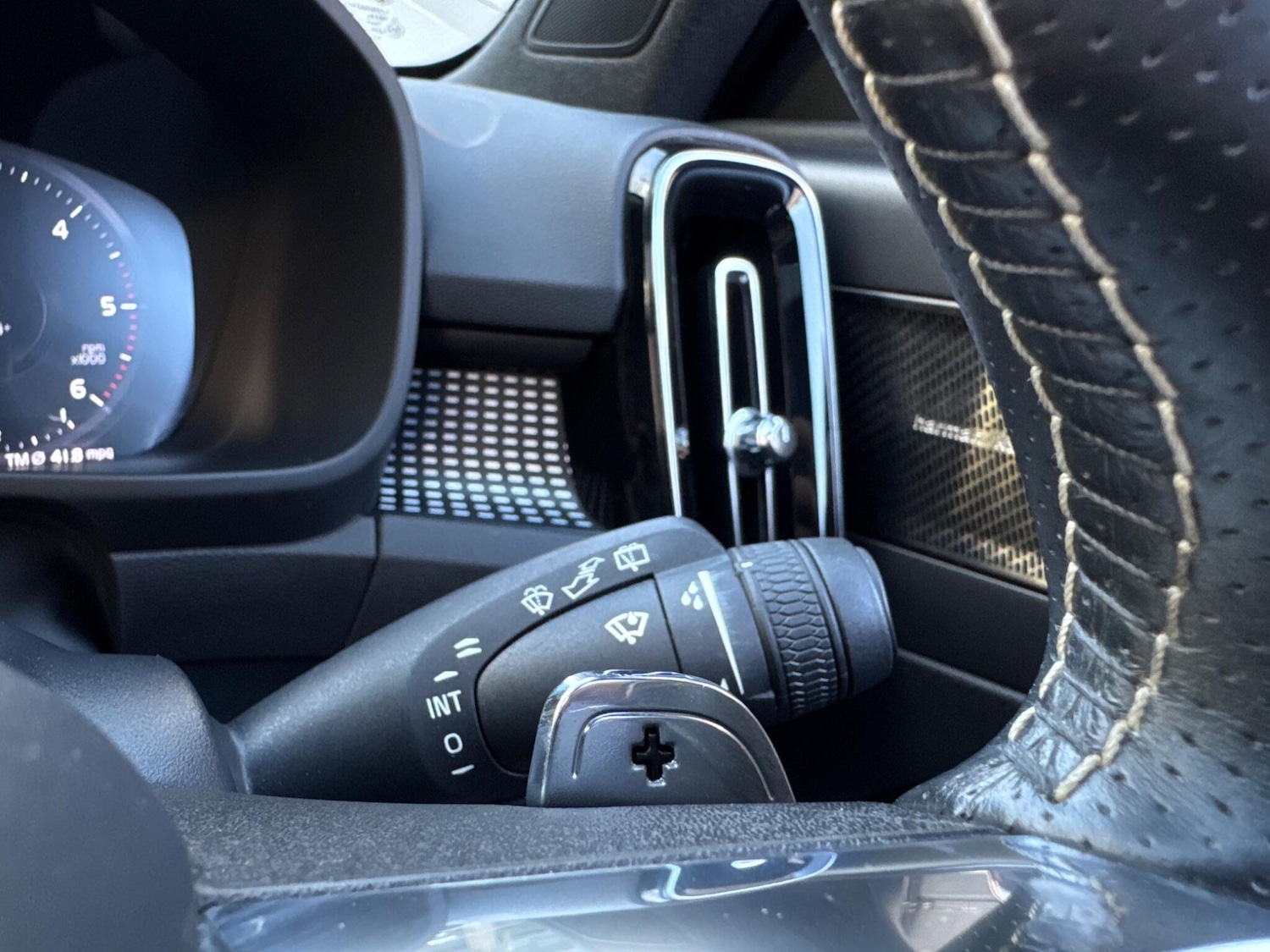 Used Volvo XC40 2019 for sale - 76572765: Photo 35