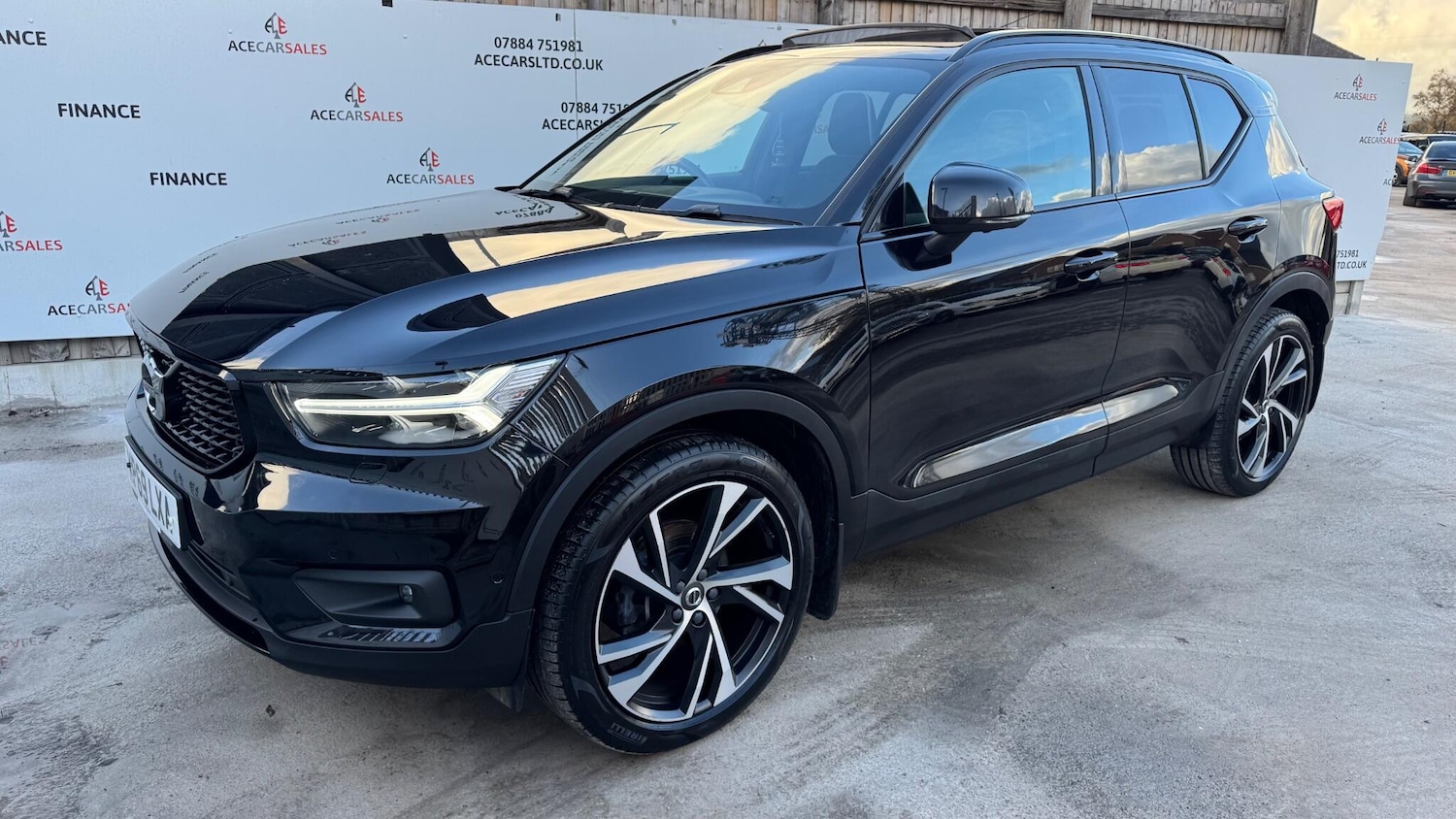 Used Volvo XC40 2019 for sale - 76572765: Photo 4