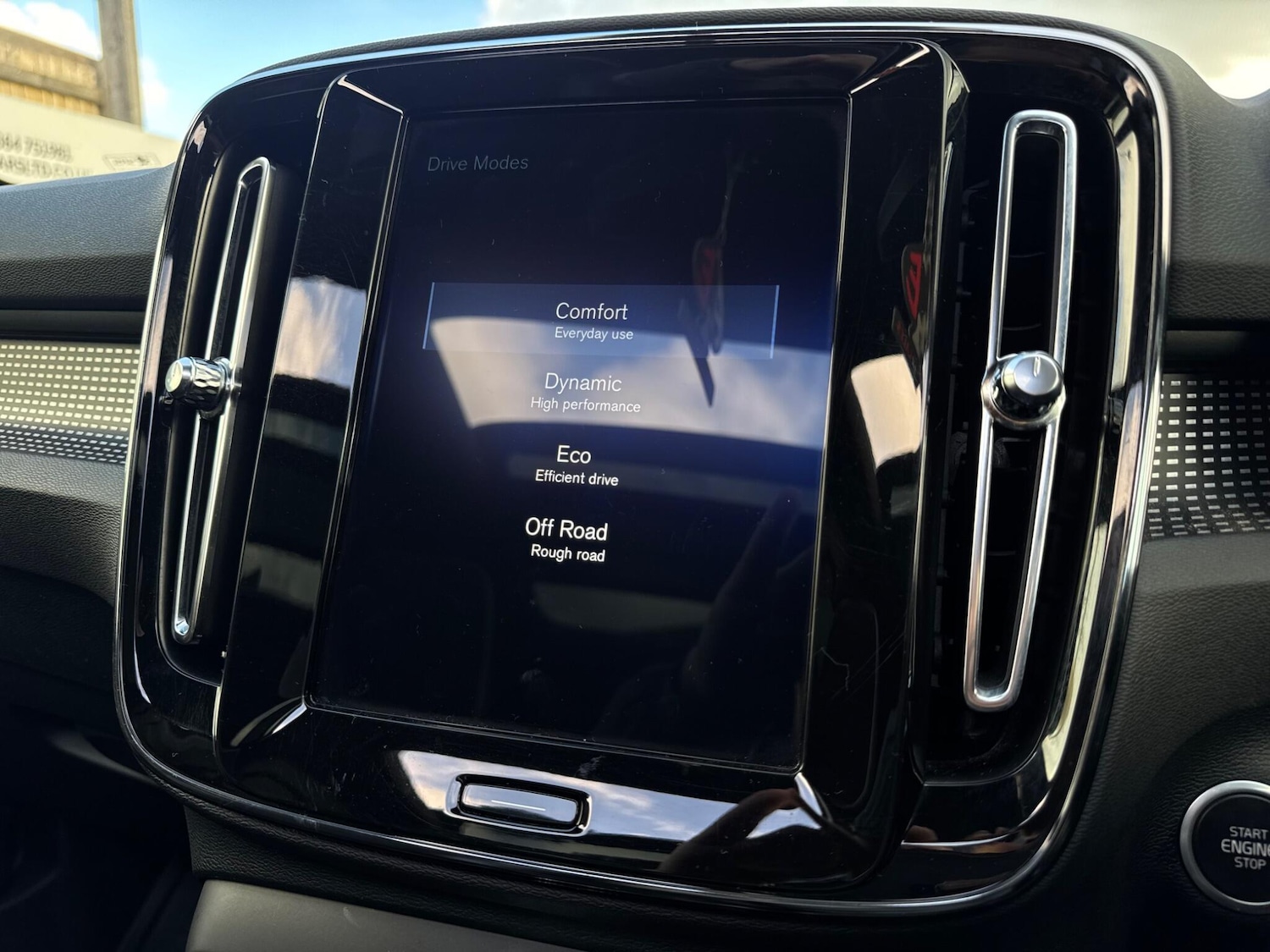 Used Volvo XC40 2019 for sale - 76572765: Photo 41