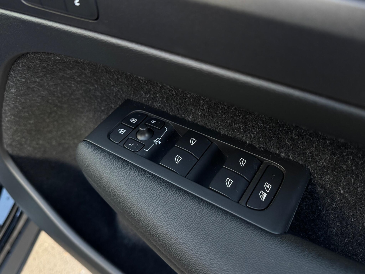 Used Volvo XC40 2019 for sale - 76572765: Photo 64