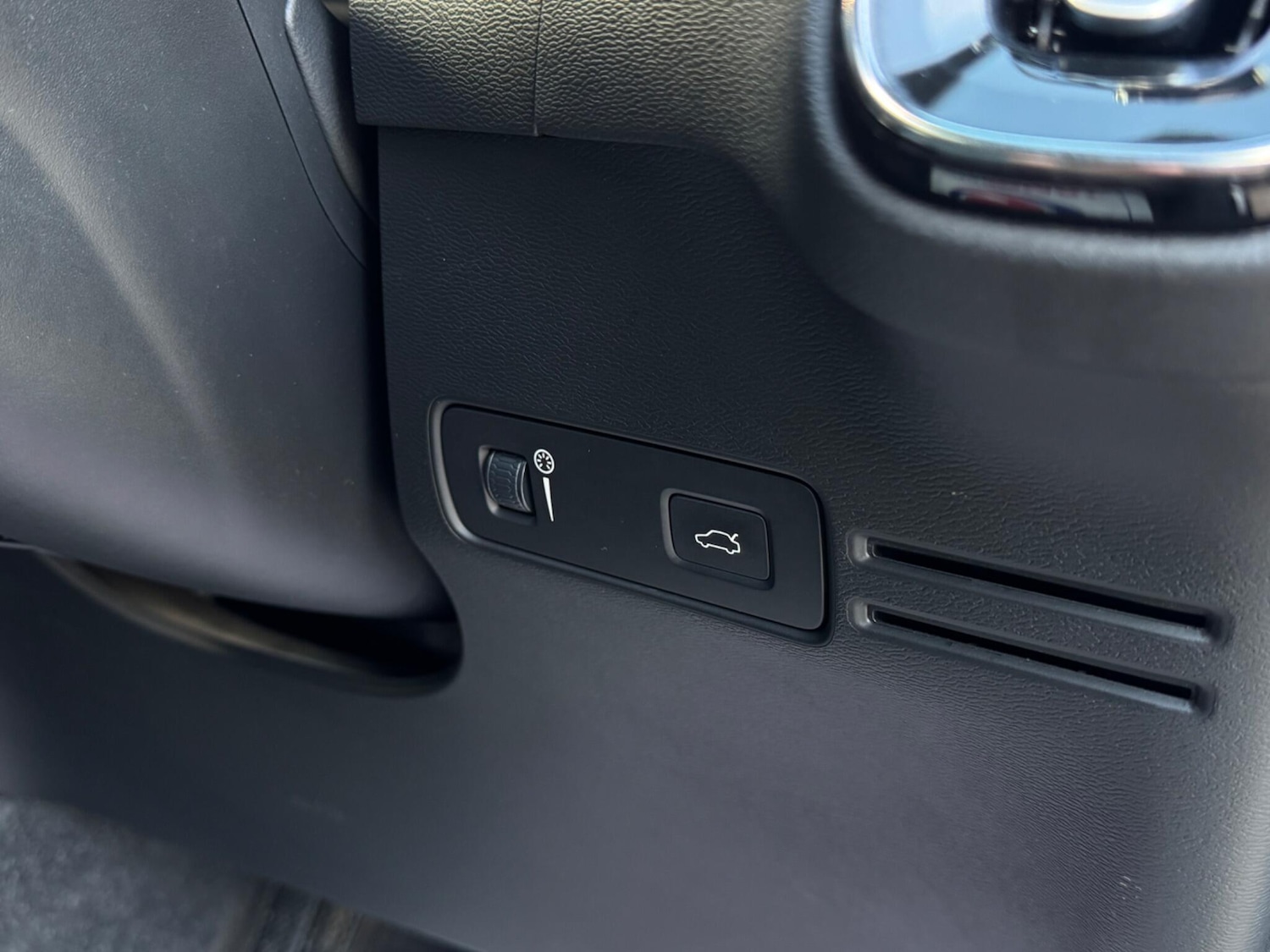 Used Volvo XC40 2019 for sale - 76572765: Photo 66