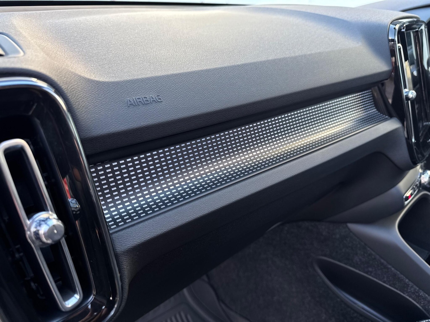 Used Volvo XC40 2019 for sale - 76572765: Photo 68