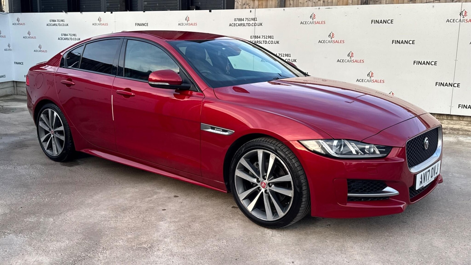 Used Jaguar XE 2017 for sale - 77267783: Photo 2