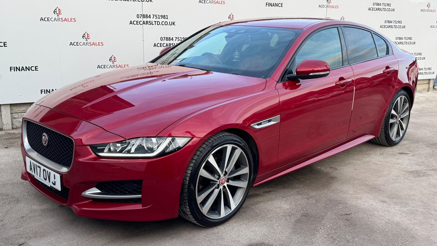 Used Jaguar XE 2017 for sale - 77267783: Photo 4