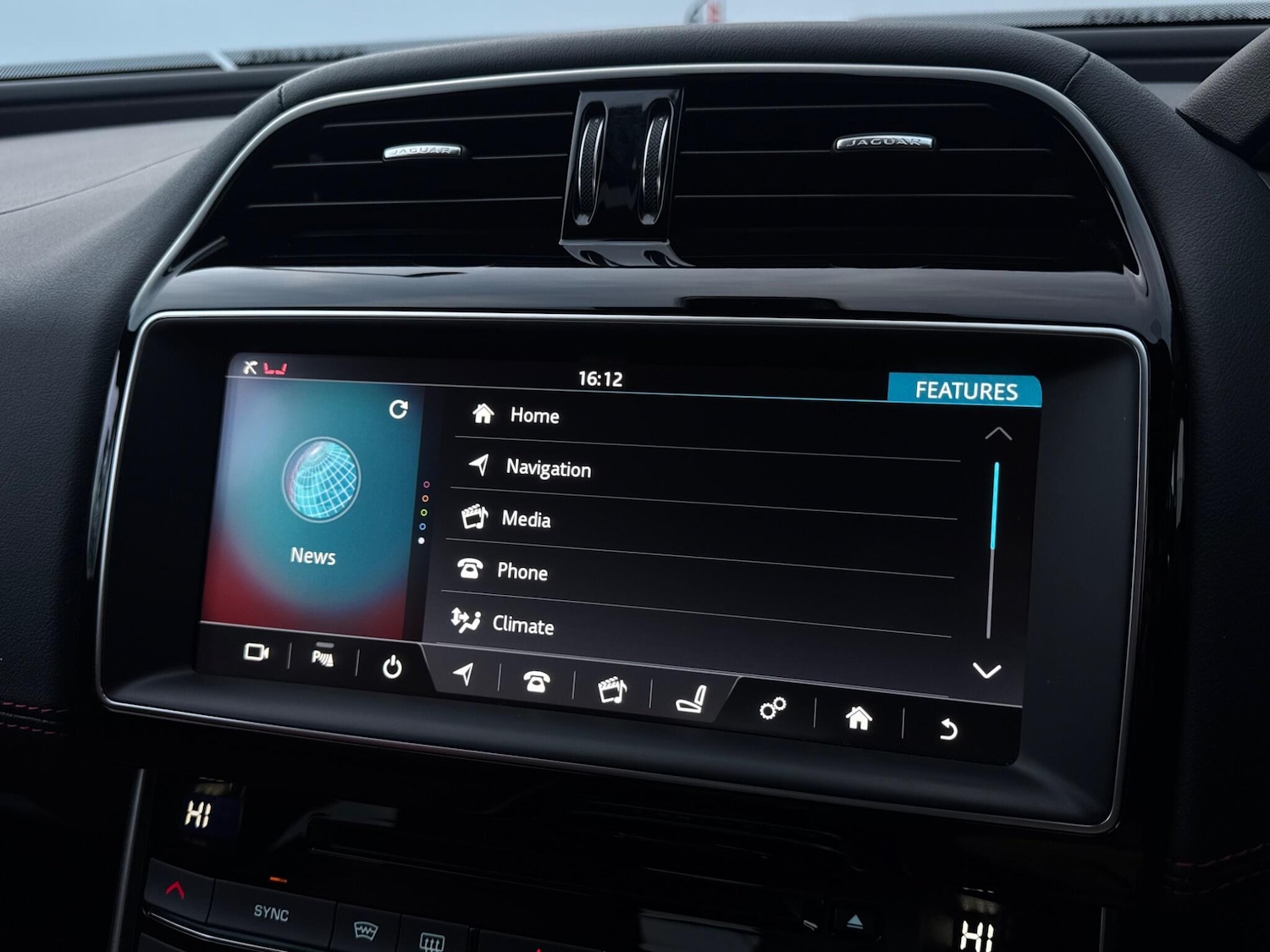 Used Jaguar XE 2017 for sale - 77267783: Photo 46