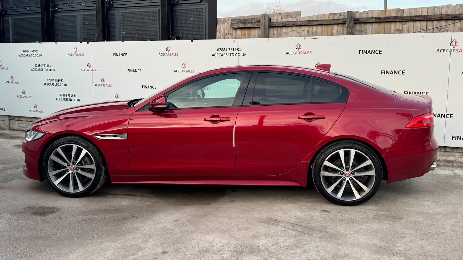 Used Jaguar XE 2017 for sale - 77267783: Photo 5