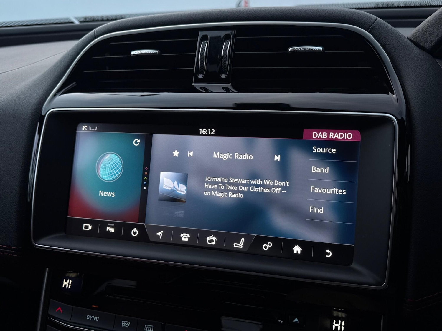 Used Jaguar XE 2017 for sale - 77267783: Photo 51