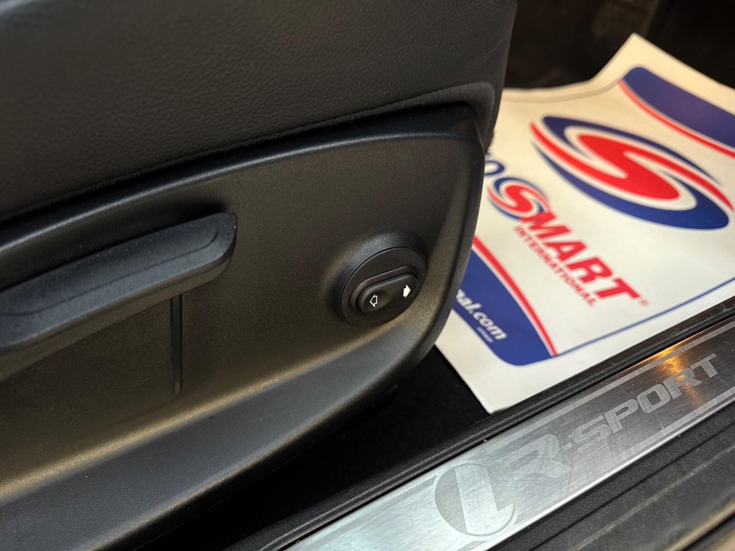 Used Jaguar XE 2017 for sale - 77267783: Photo 65