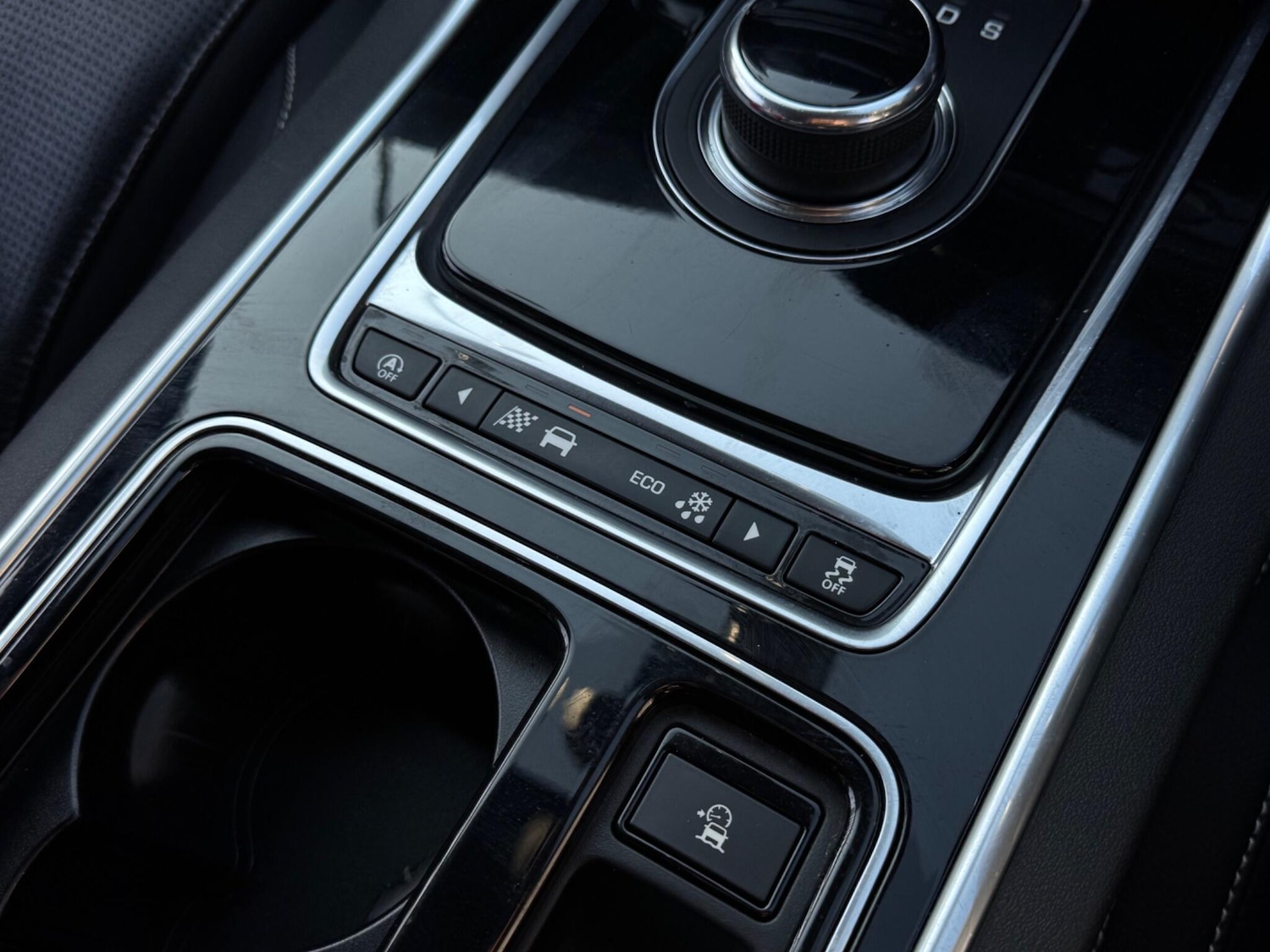 Used Jaguar XE for sale - 77753731: Photo 27