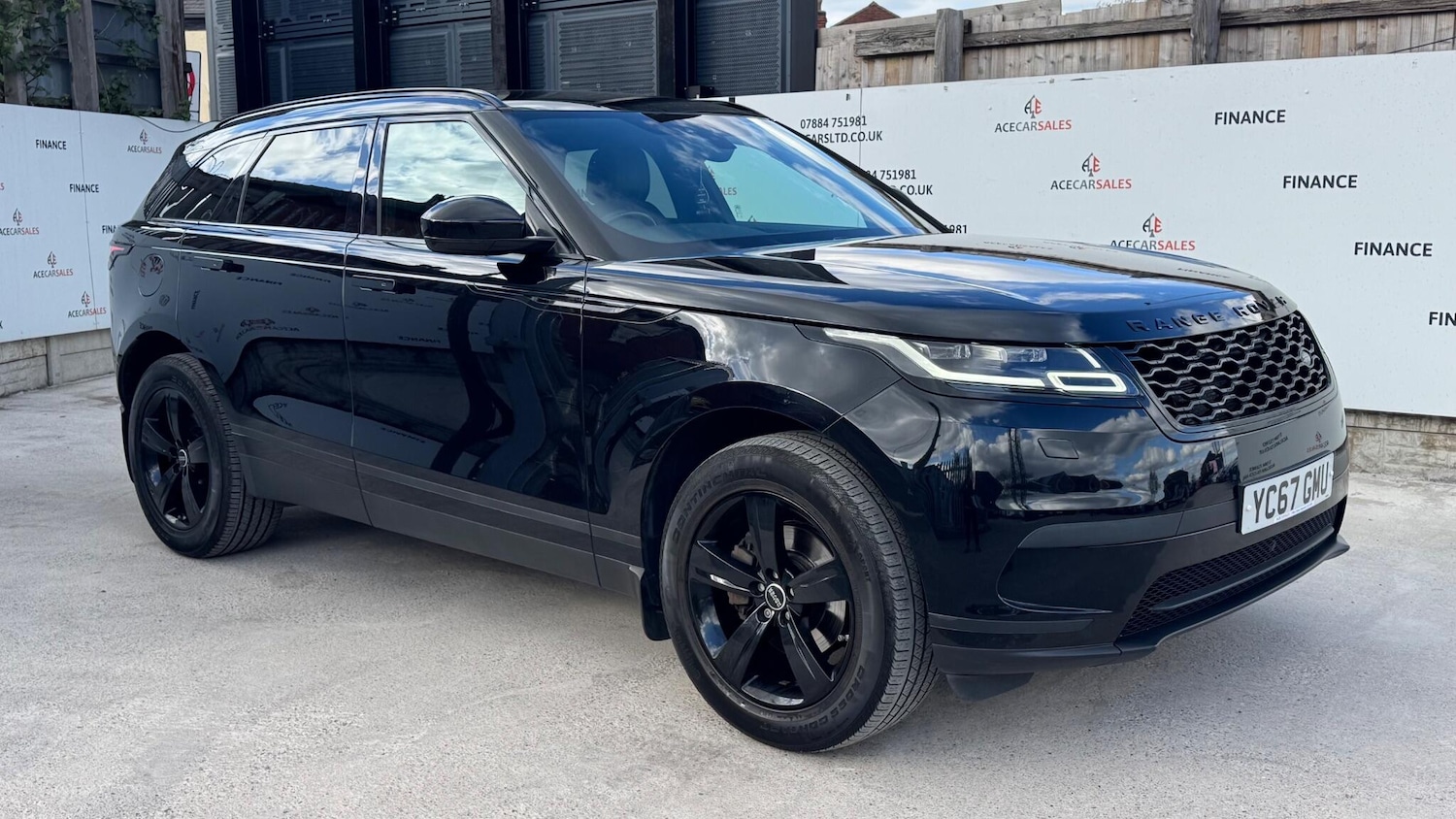 Used Land Rover Range Rover Velar 2017 for sale - 78204182: Photo 2