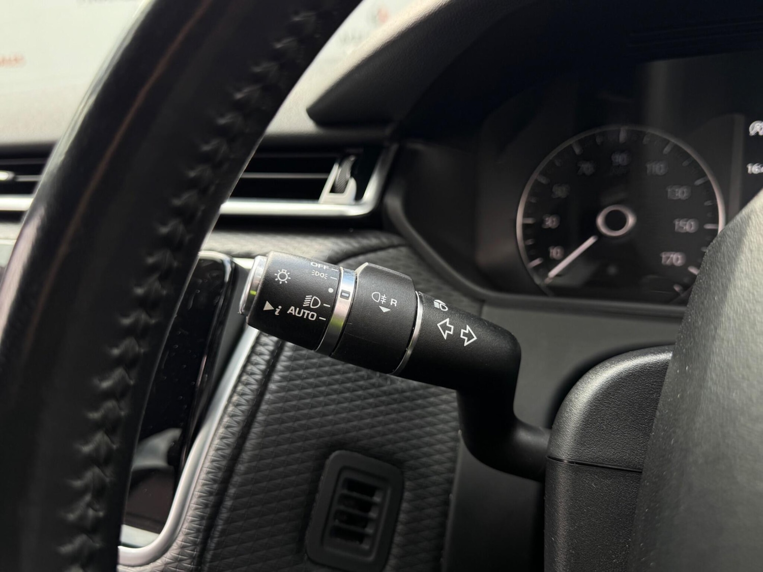 Used Land Rover Range Rover Velar 2017 for sale - 78204182: Photo 28