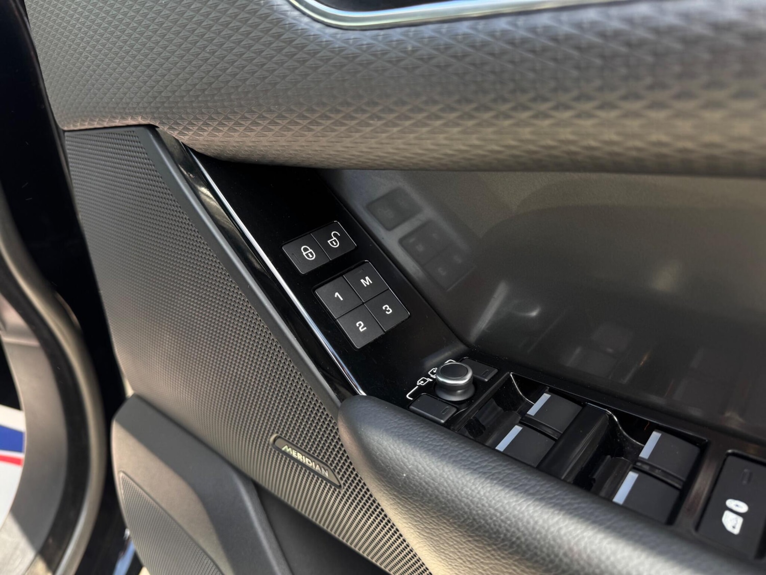 Used Land Rover Range Rover Velar 2017 for sale - 78204182: Photo 63