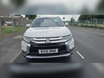 Mitsubishi - Outlander