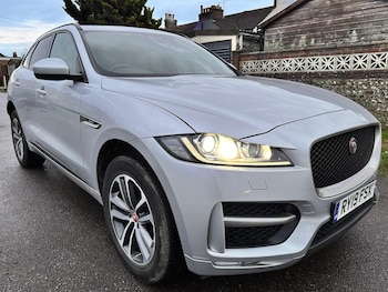 Used Jaguar F-Pace 2019 for sale - 75511119: Photo