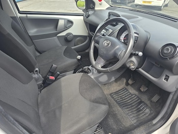 Used Toyota AYGO 2011 for sale - 75543722: Photo