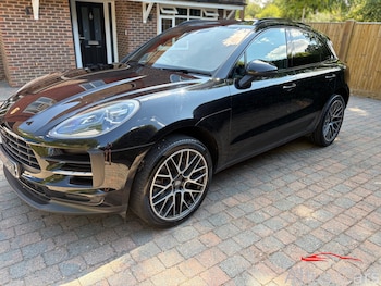 Used Porsche Macan 2020 for sale - 79381015: Photo