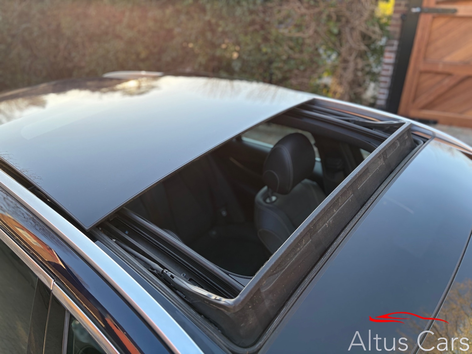 Used Mercedes-Benz E Class 2017 for sale - 77976138: Photo 11