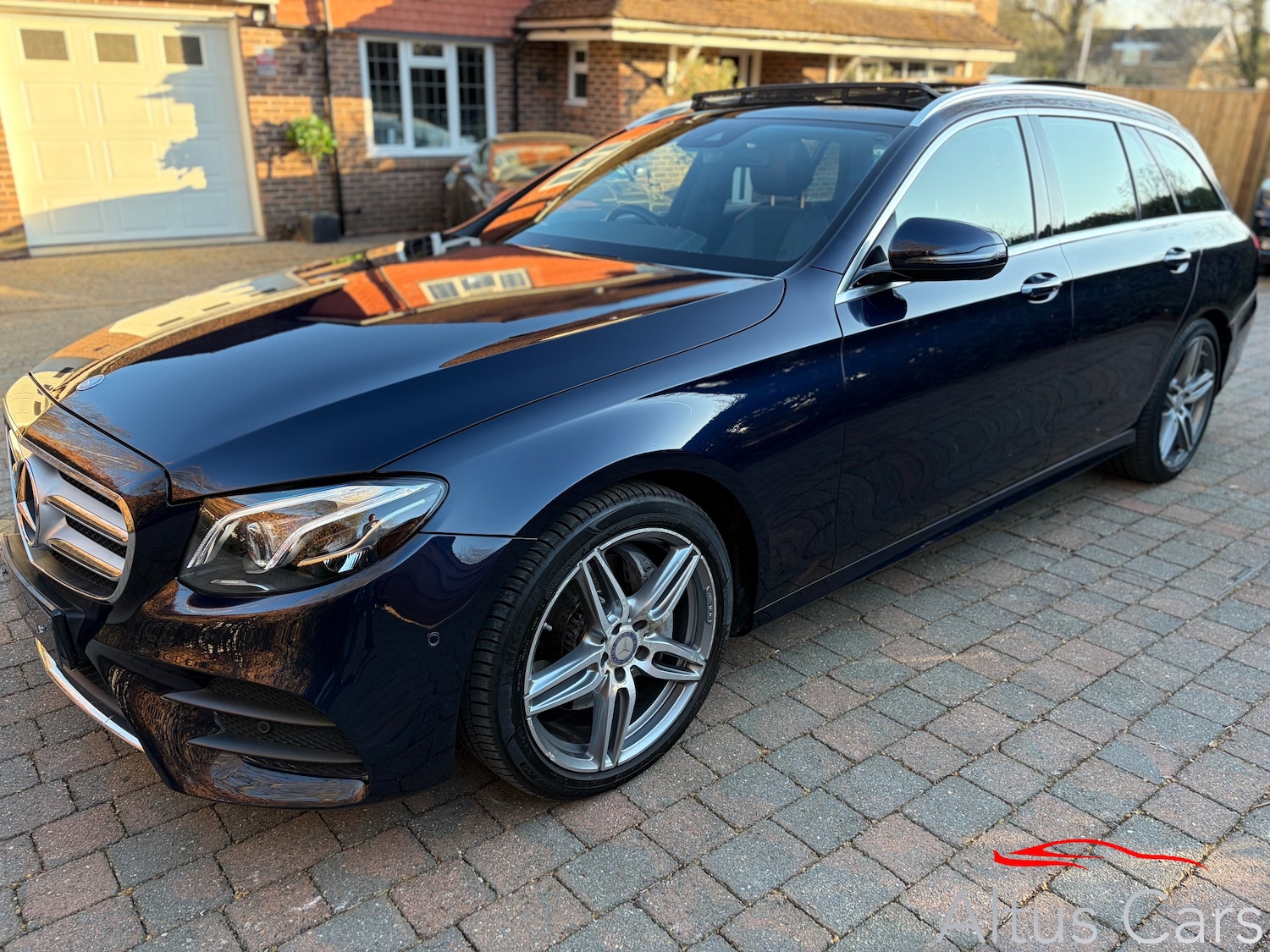 Used Mercedes-Benz E Class 2017 for sale - 77976138: Photo 3