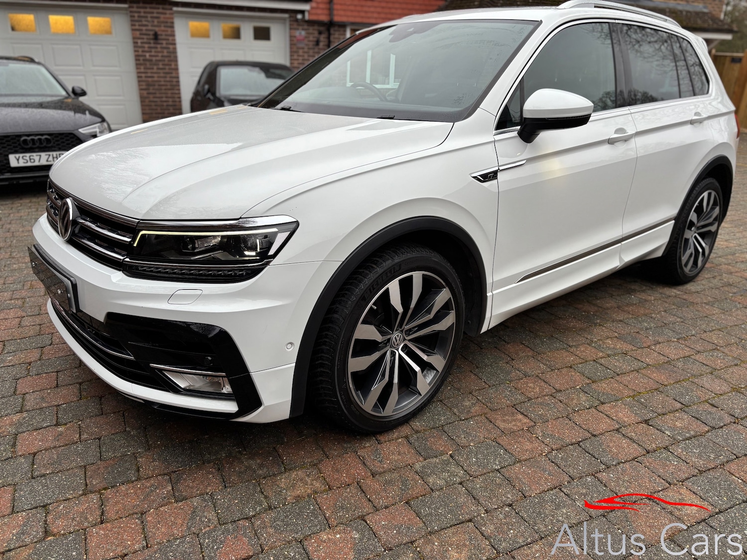 Used Volkswagen Tiguan 2017 for sale - 77582459: Photo 3