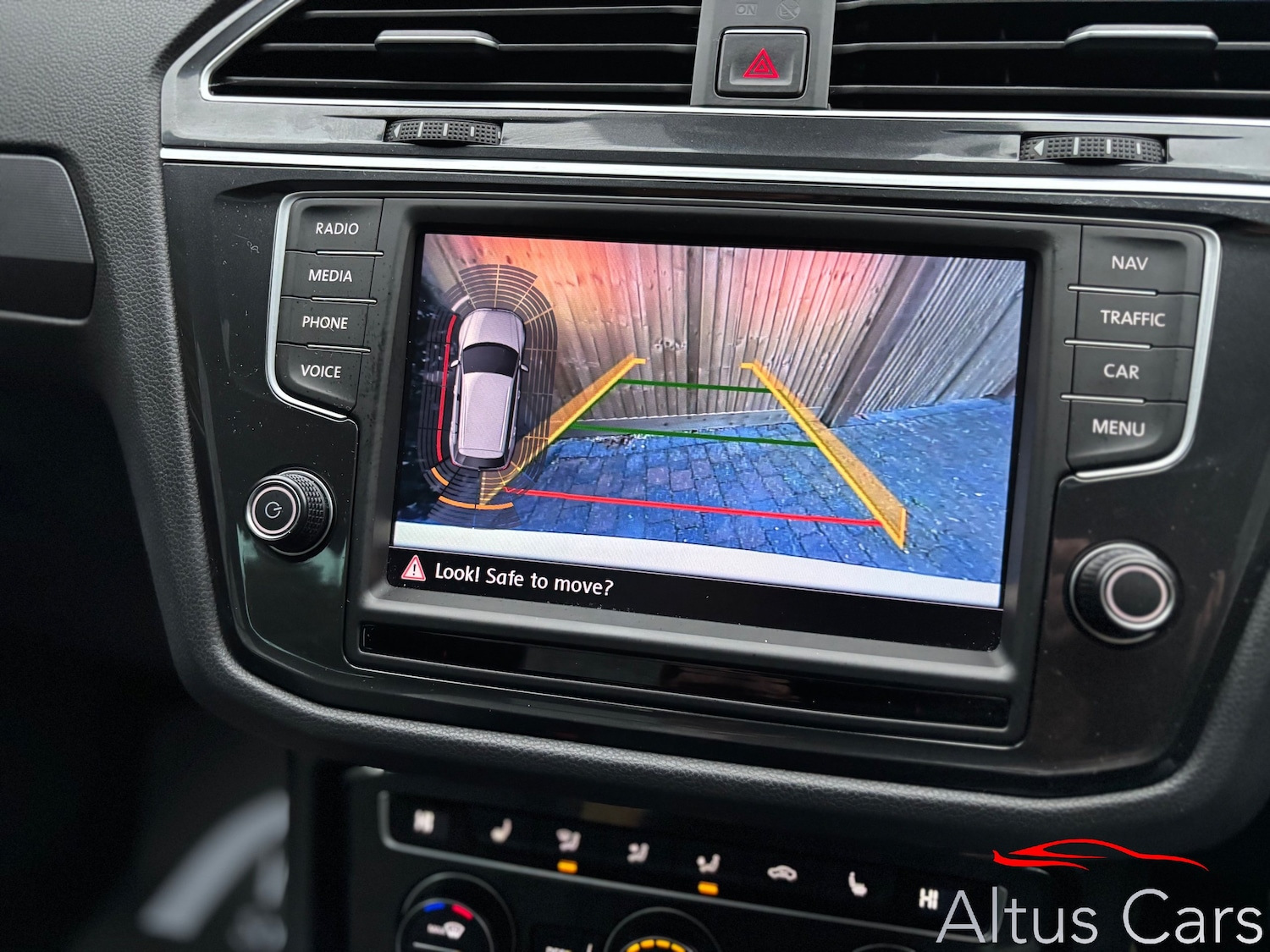 Used Volkswagen Tiguan 2017 for sale - 77582459: Photo 36