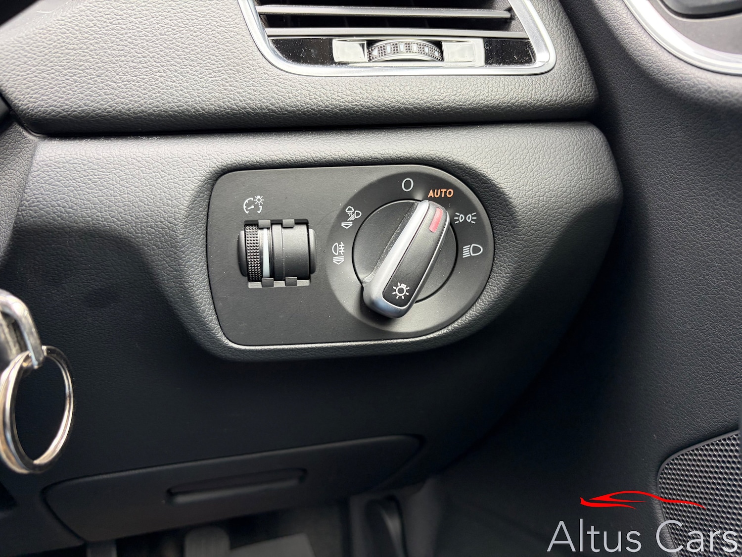 Used Audi Q3 2017 for sale - 77904330: Photo 32