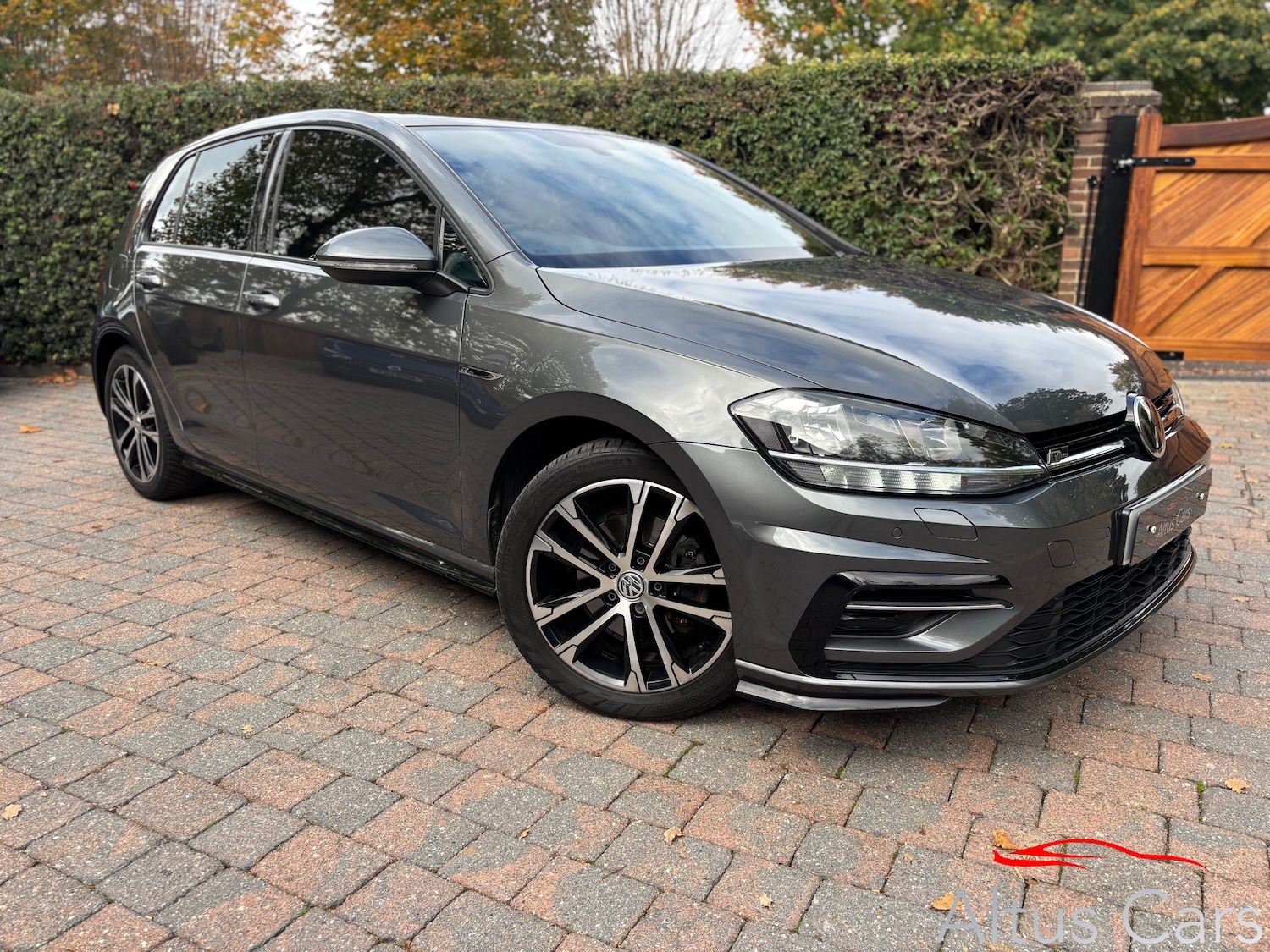 Used Volkswagen Golf 2018 for sale - 76287953: Photo 1
