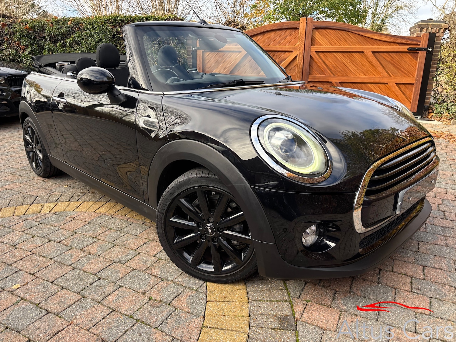 Used MINI Convertible 2018 for sale - 76616880: Photo 11