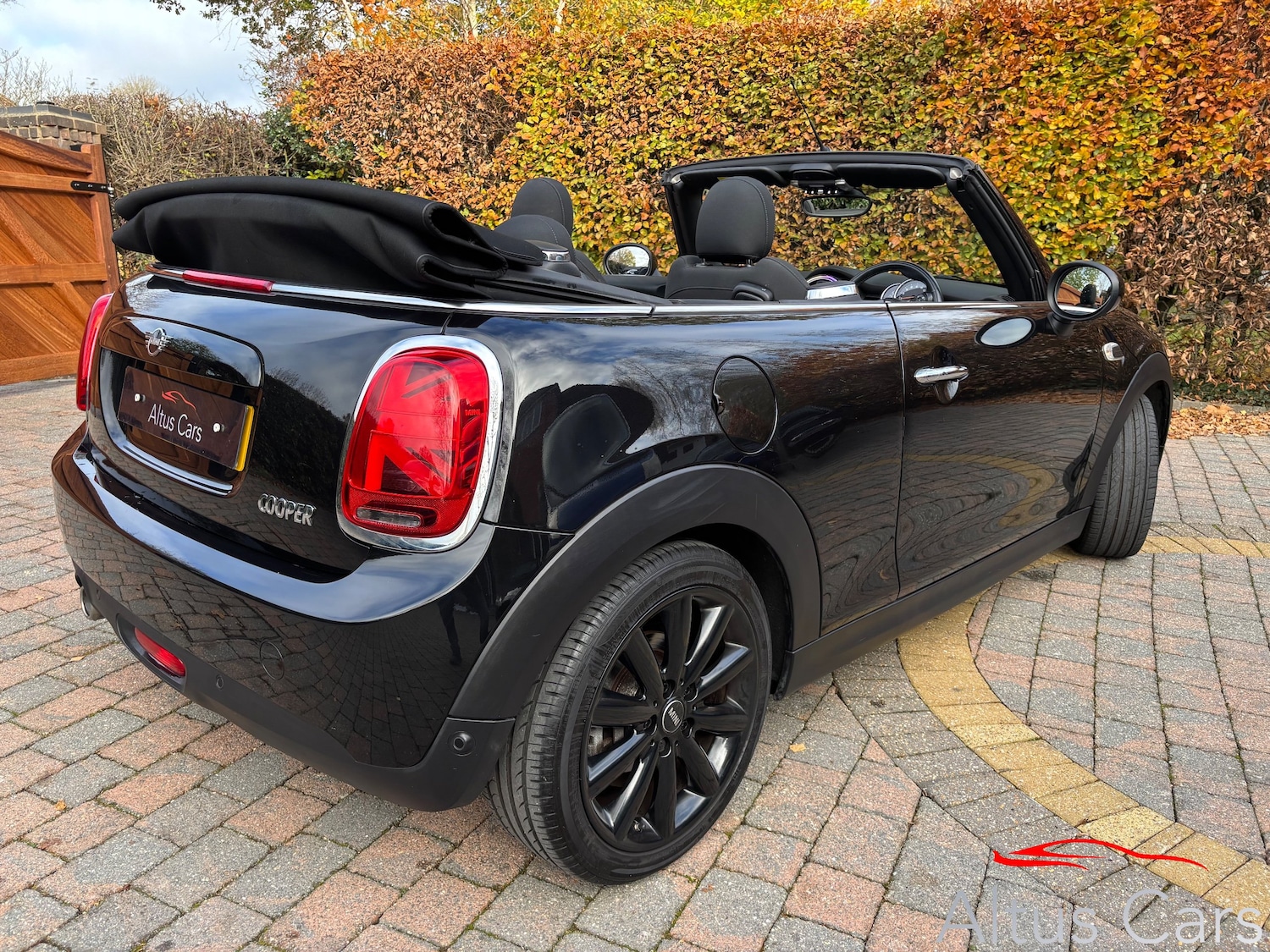 Used MINI Convertible 2018 for sale - 76616880: Photo 12