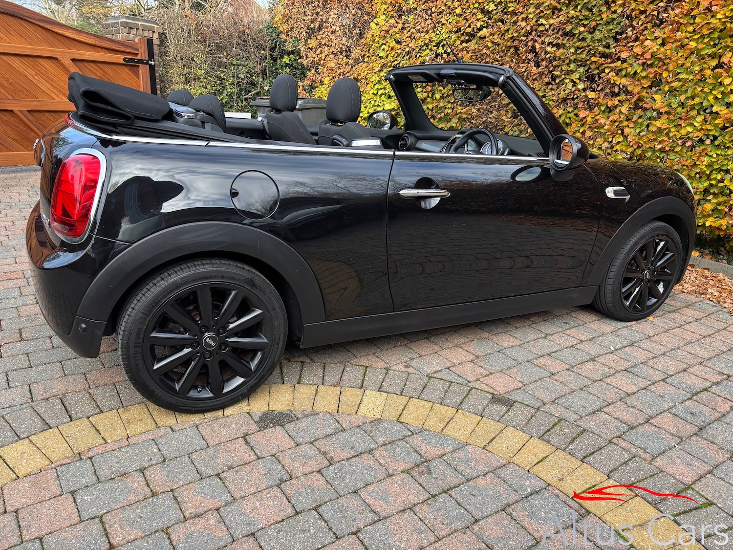 Used MINI Convertible 2018 for sale - 76616880: Photo 16