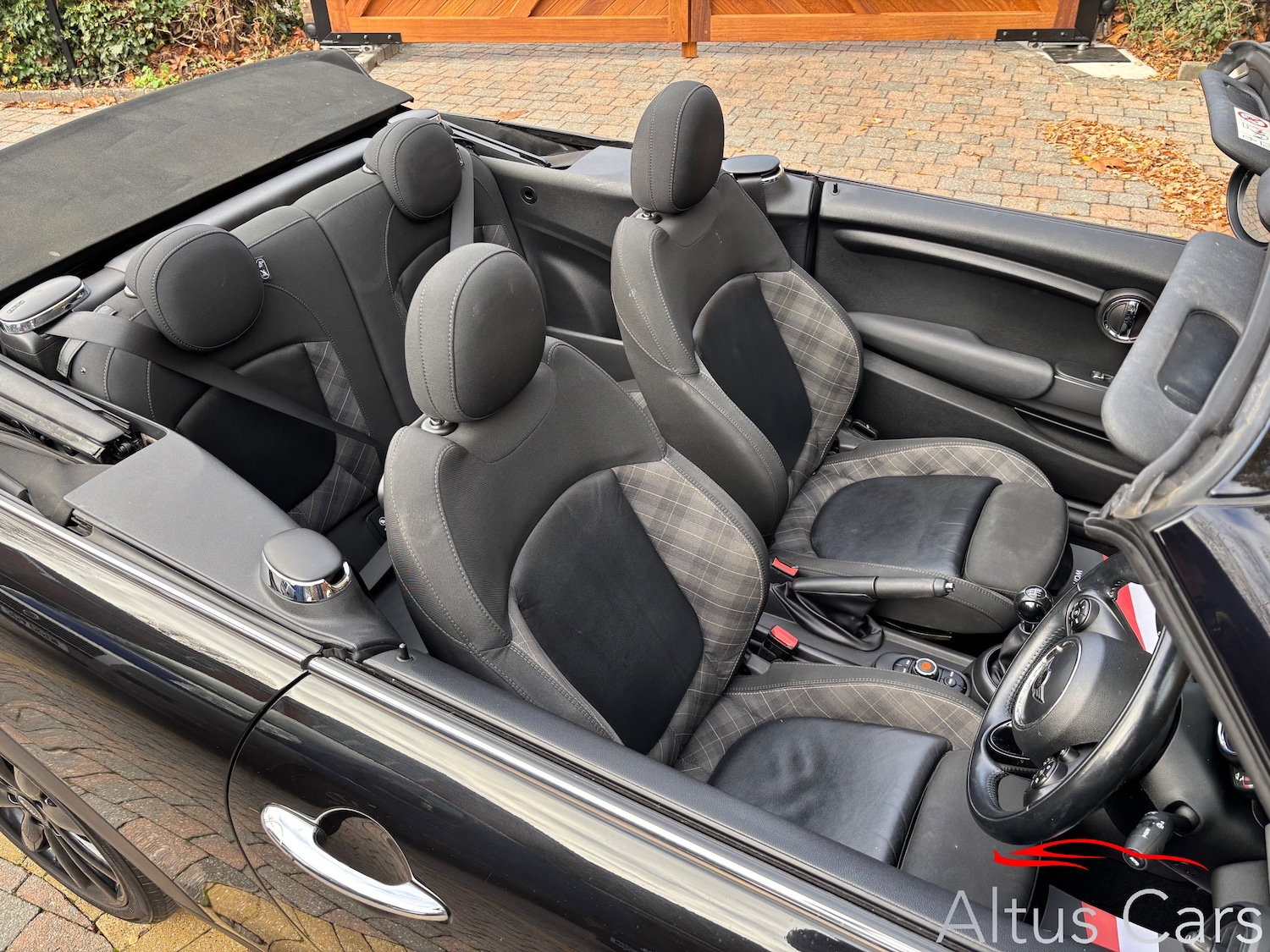 Used MINI Convertible 2018 for sale - 76616880: Photo 17