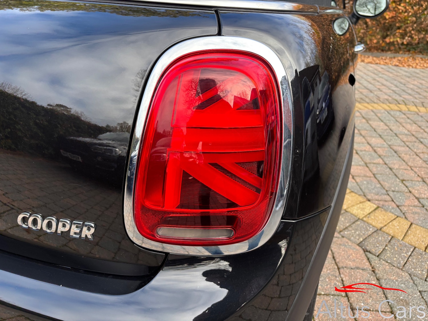 Used MINI Convertible 2018 for sale - 76616880: Photo 9