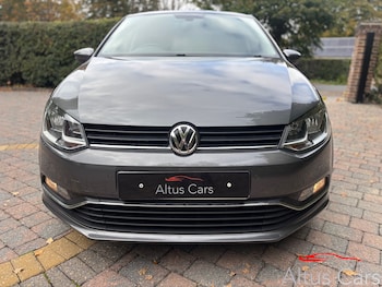 Used Volkswagen Polo 2017 for sale - 76273670: Photo 2