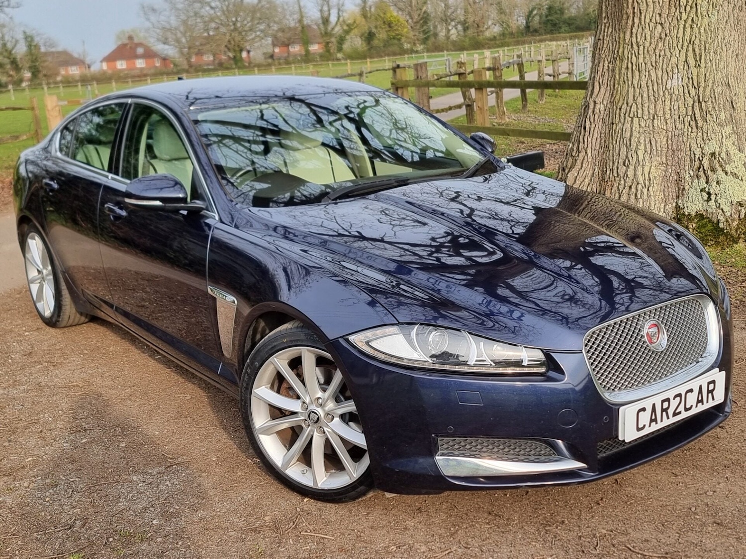 Used Jaguar XF 2015 for sale - 77997099: Photo 2
