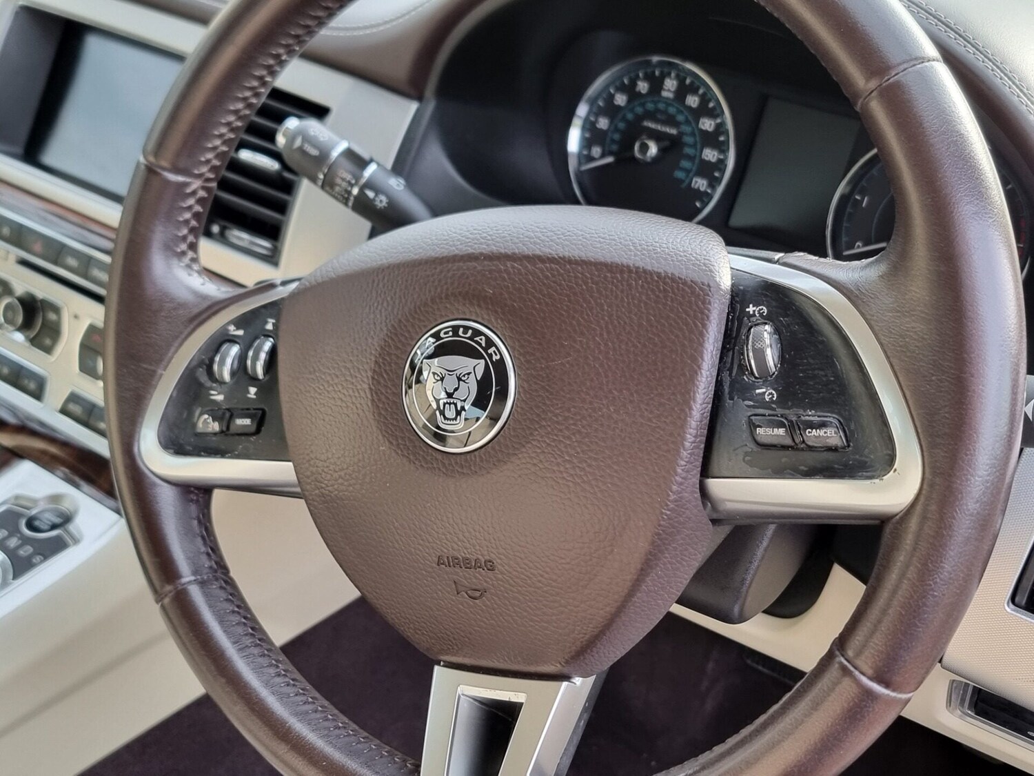 Used Jaguar XF 2015 for sale - 77997099: Photo 24