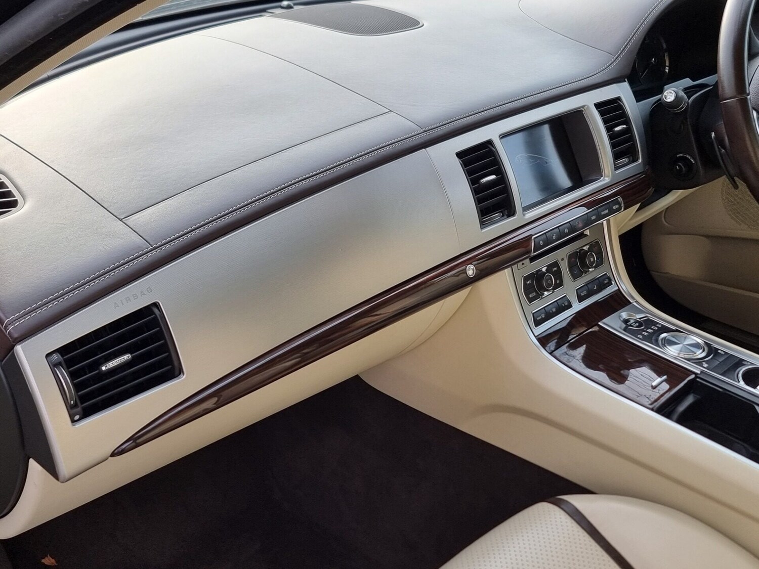 Used Jaguar XF 2015 for sale - 77997099: Photo 36