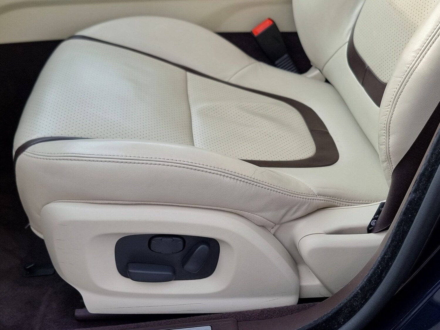 Used Jaguar XF 2015 for sale - 77997099: Photo 37