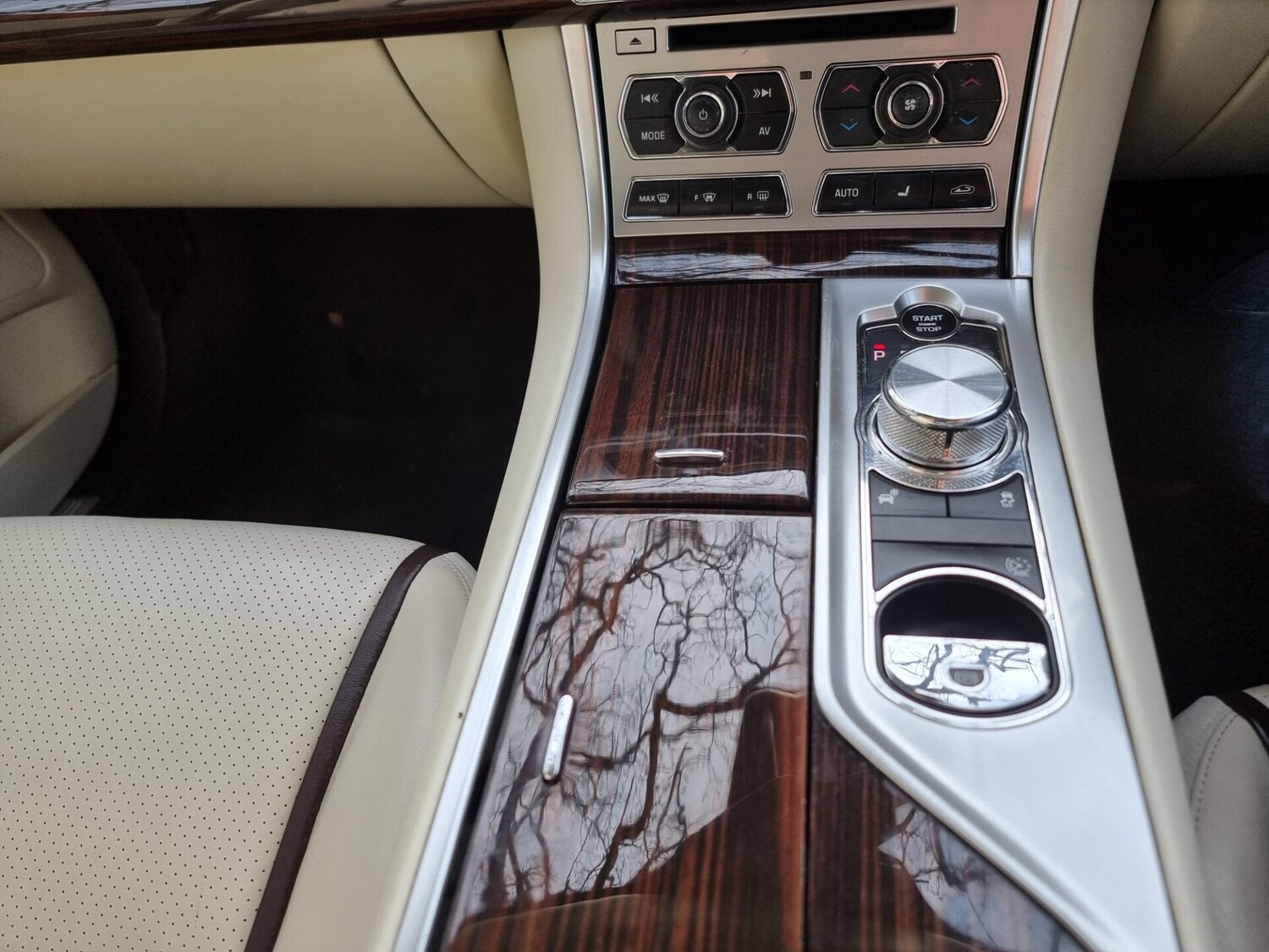 Used Jaguar XF 2015 for sale - 77997099: Photo 46